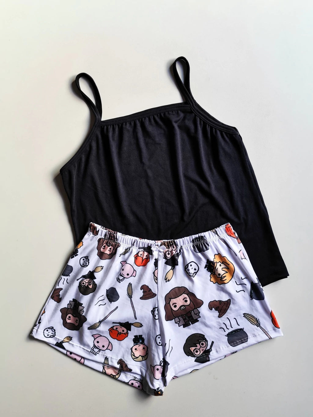 Baby Doll Ana no suede com estampas divertidas e alças finas
