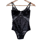 Body Jade em Renda com Decote em V e Abertura Inferior