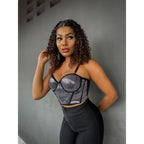 Cropped Mony (Brallet Glamour: Sutiã em paetê com bojo e alças removíveis, perfeito para festas).