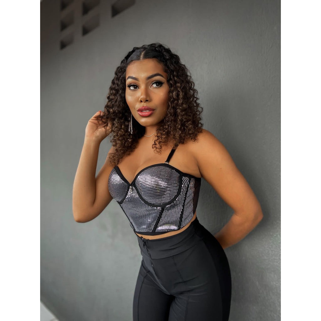 Cropped Mony (Brallet Glamour: Sutiã em paetê com bojo e alças removíveis, perfeito para festas).