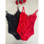 Body Jade em Renda com Decote em V e Abertura Inferior