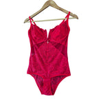 Body Jade em Renda com Decote em V e Abertura Inferior