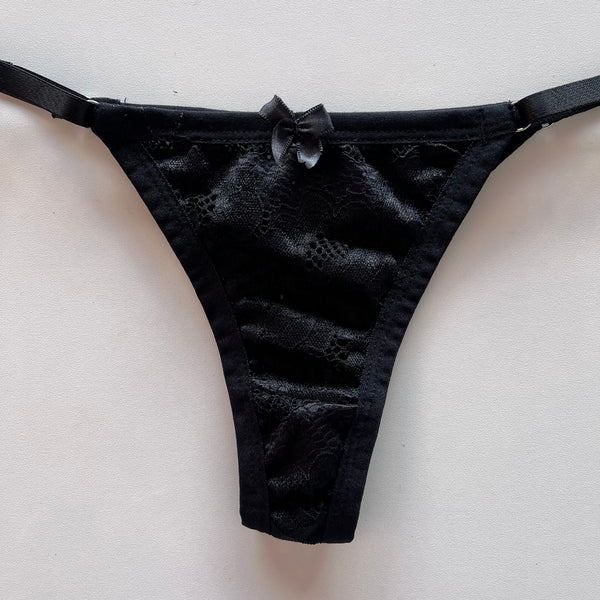 Calcinha Pandora / Calcinha Fio em renda, Alças ajustáveis, com forro