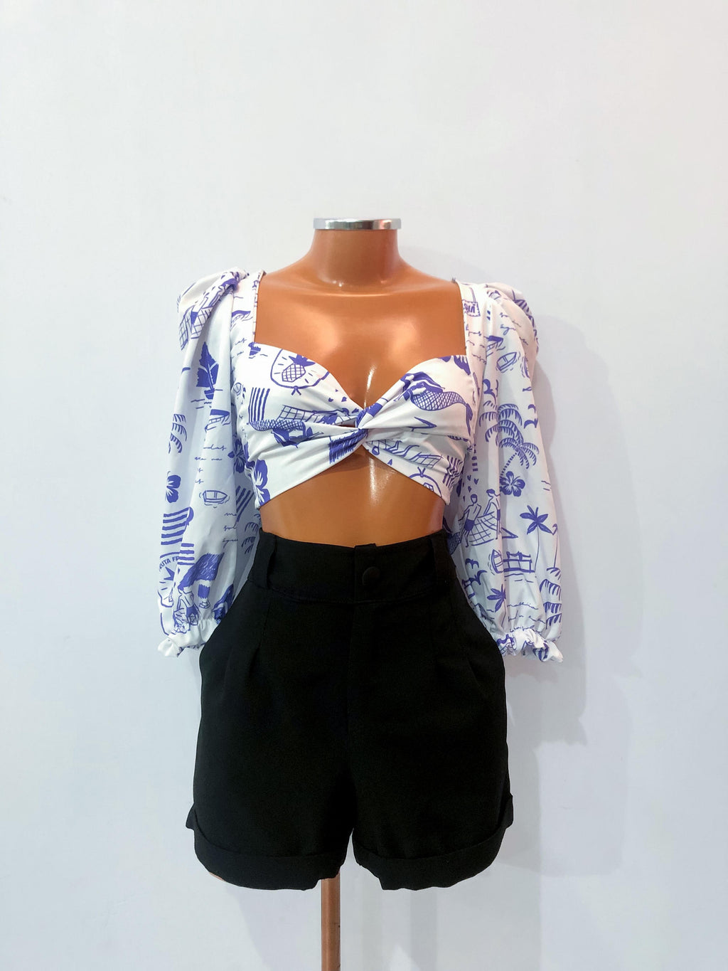 Cropped Feminino Lara com Manga Longa e Amarração nas Costas