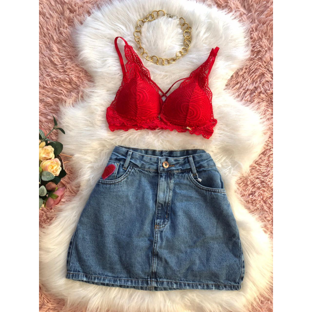 Top com Strappy (Top Strappy com Bojo em V e Alças de Renda).