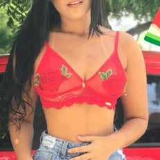 Top Aplicaçao (Top com Aplicações em Tule e Fecho).